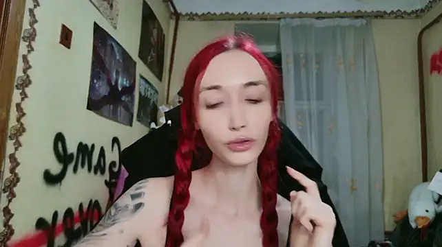 Roxy_Silver live cam on StripChat