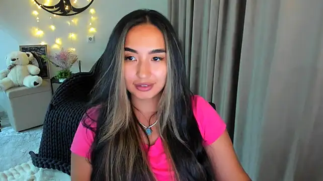 worldofkim live cam on StripChat