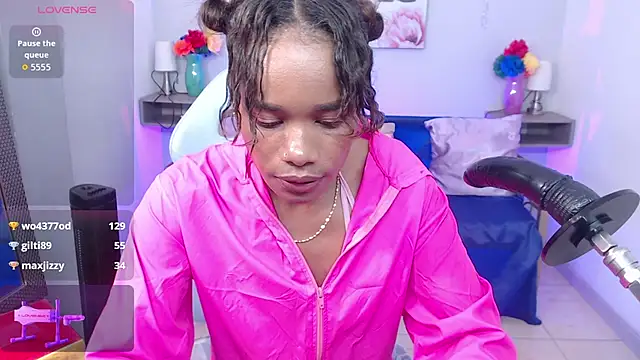 ingrid03_taffur live cam on StripChat