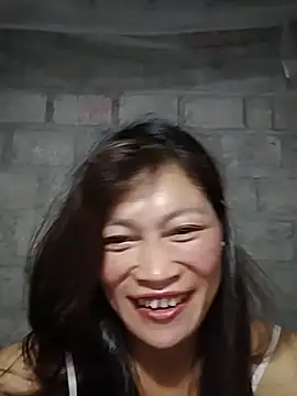 Buong-binh live cam on StripChat