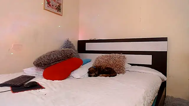 chika_hellar webcam