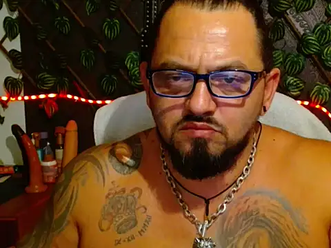 mr_wolf46 live cam on StripChat