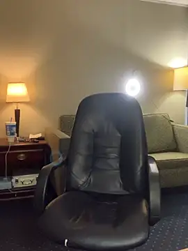 livingpuddle (Ask my age) - daddy needs $$$$$$