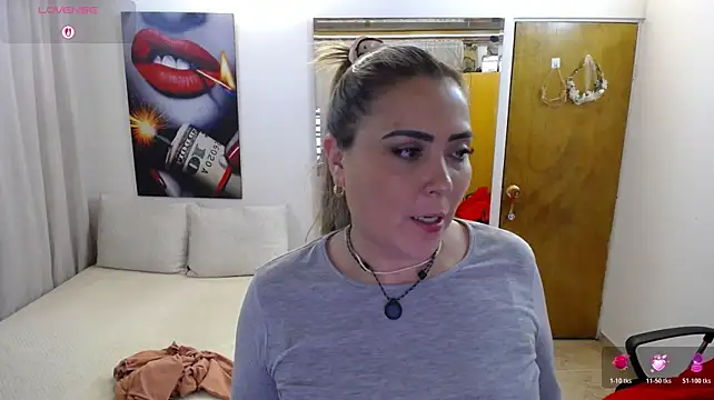 Sahory__ live cam on StripChat