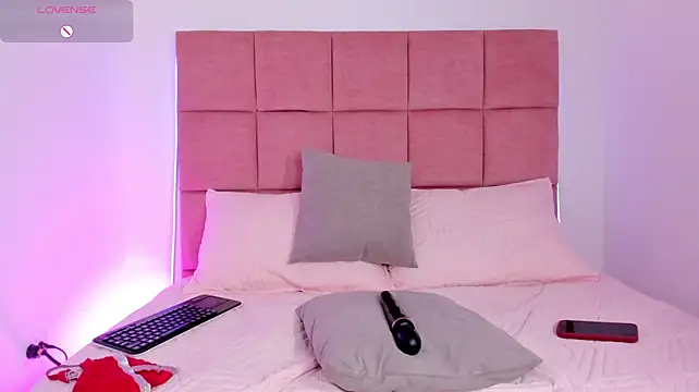honeyannyy live cam on StripChat