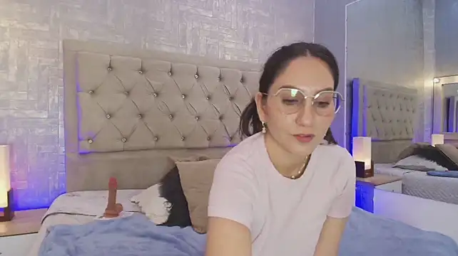 Antonella_Saa live cam on StripChat