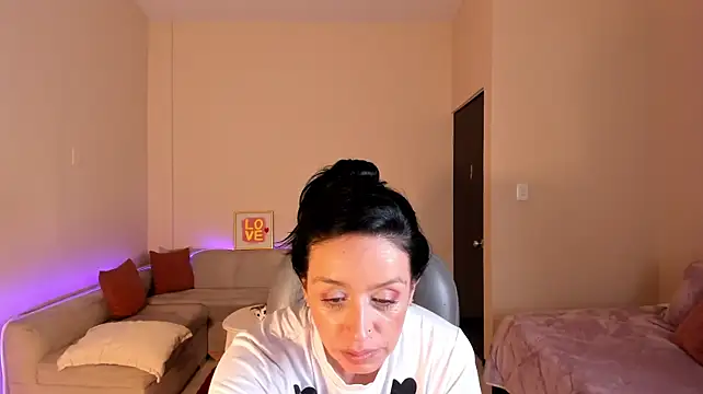 Kristen_Garner live cam on StripChat