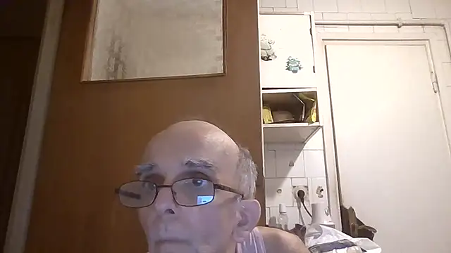 mariusica1@xh live cam on StripChat