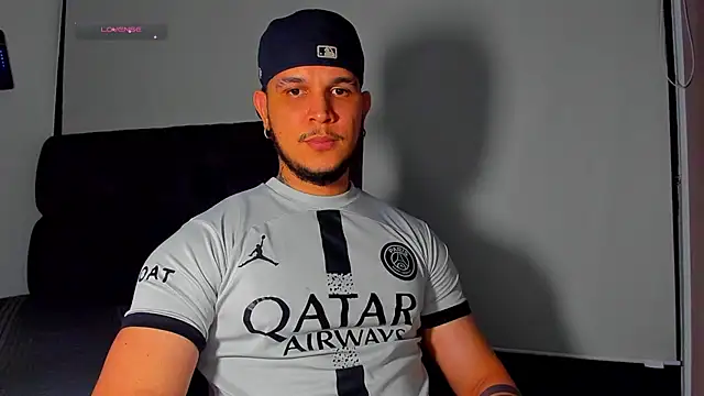 austinoficial live cam on StripChat