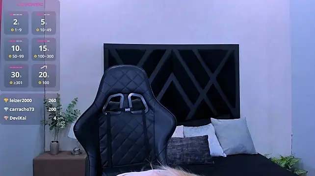 Emmaa_white_ live cam on StripChat
