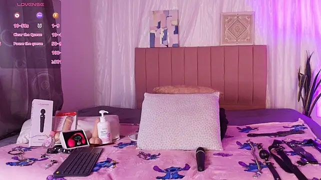 petite_pepper (F young) - Plug anal + dildo pussy