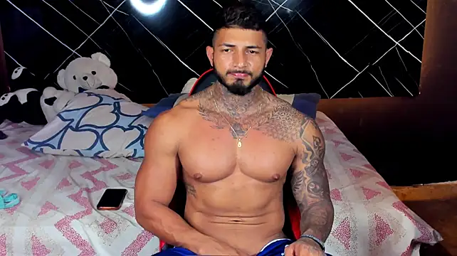 JackMclain live cam on StripChat