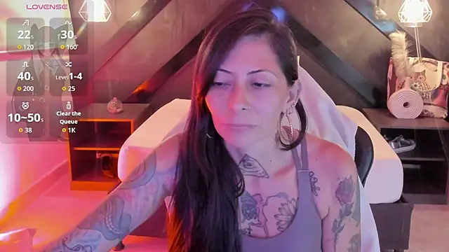 dark_gotica live cam on StripChat