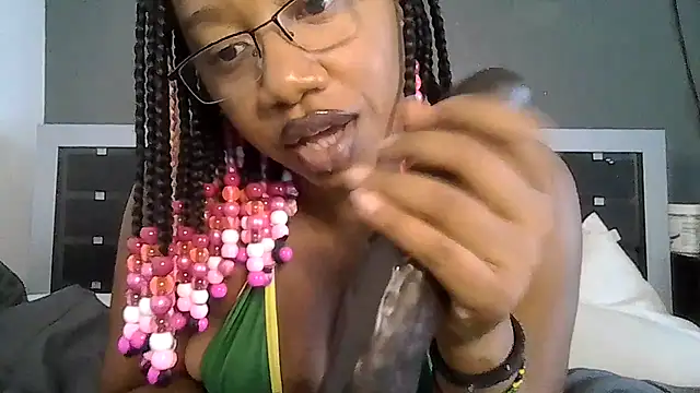 goddessdaisysky live cam on StripChat