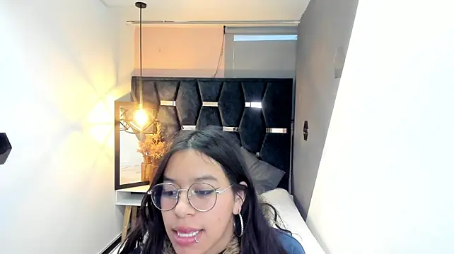 Lucy__Love_ live cam on StripChat