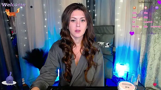 -CUTE-EVIL- live cam on StripChat