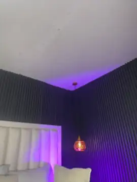 LucieMillerr live cam on StripChat