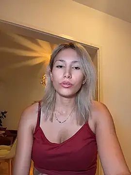 suyneslii live cam on StripChat
