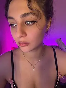 Your_insomniya live cam on StripChat