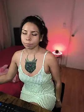 ivihetaira live cam on StripChat