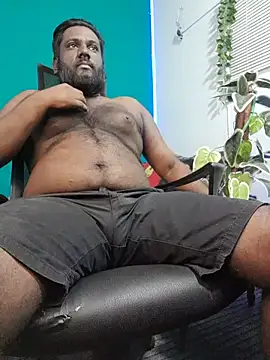 rayansmith_ (M young) - Rub my bulge & spit on cock
