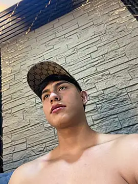 Lander_Cruz live cam on StripChat