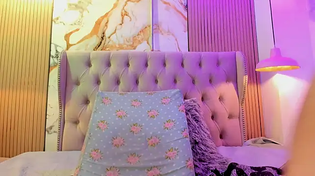 selenaflamemj live cam on StripChat