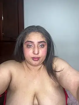 Selenee23 live cam on StripChat