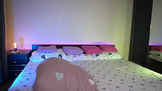 TiffanyPierce live cam on StripChat