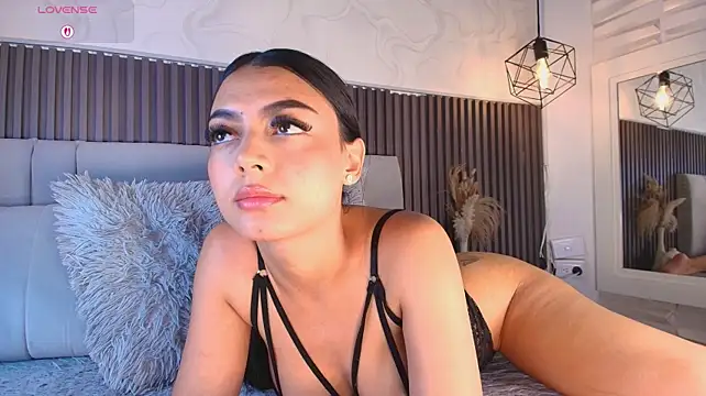 SHANONCLARK live cam on StripChat