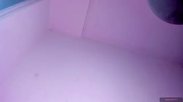 shesnotme live cam on StripChat