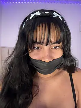Kyra__Rose live cam on StripChat