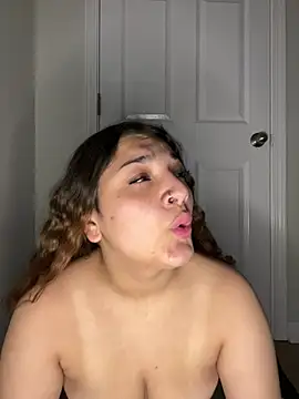 treasurebabii live cam on StripChat