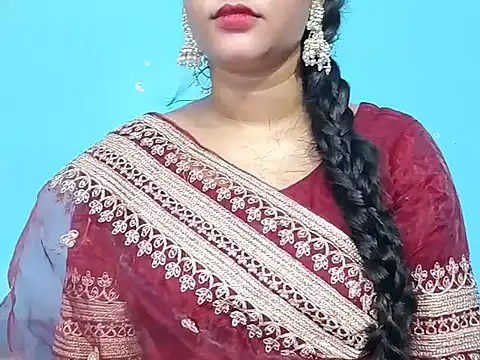 Adhiti_1 live cam on StripChat