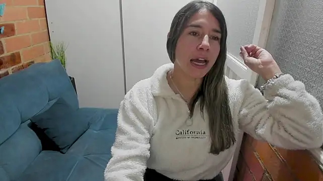 Penelope47 live cam on StripChat