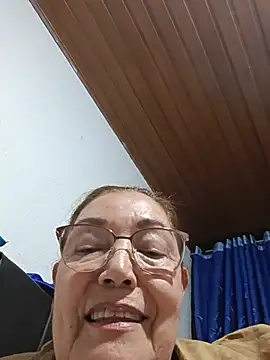 Vicky_Rosse live cam on StripChat