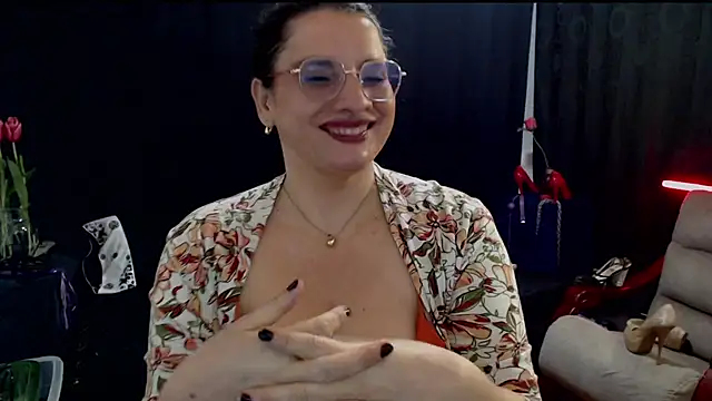 Aleja_Gonzales live cam on StripChat