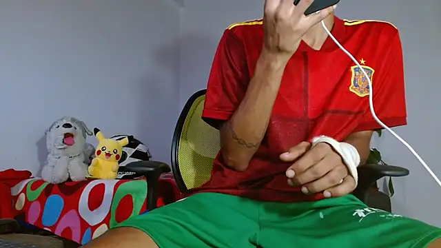 skinny23cm live cam on StripChat