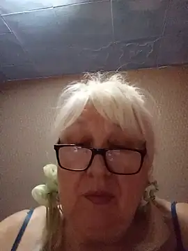 Alexia64231 live cam on StripChat