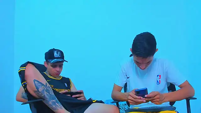 Thomas-Wil live cam on StripChat