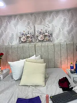 SaraLugo live cam on StripChat