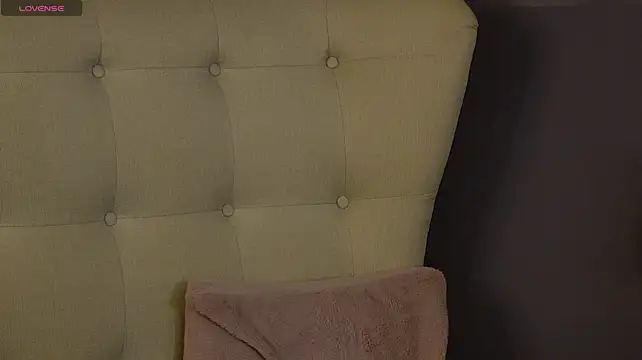 YasminBlonde live cam on StripChat