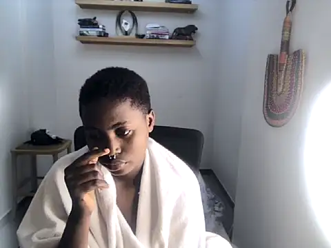 sweetsin12 live cam on StripChat