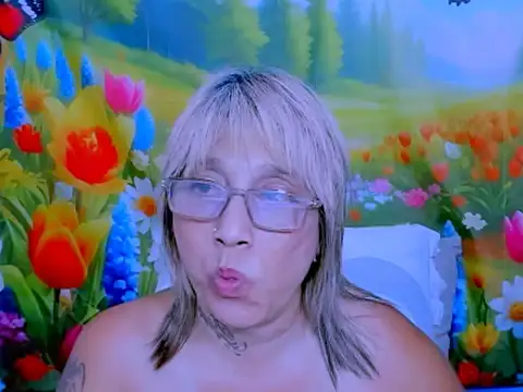 indianroxy live cam on StripChat
