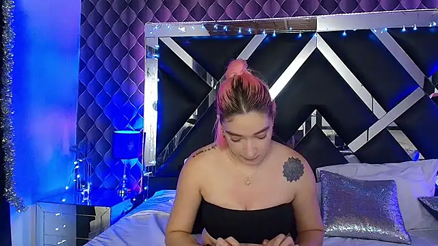 victoriaa_lee_ webcam