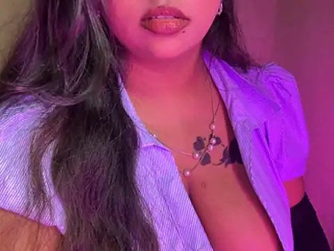 Its_cherry_magic live cam on StripChat