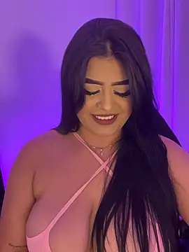 Kariina__69 live cam on StripChat