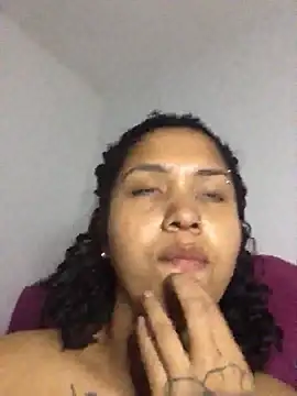 Kehlani_Km live cam on StripChat