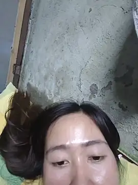 abbymartine (F young) - finger