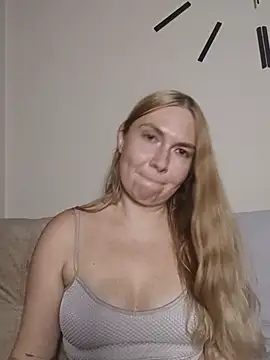 KisaVixen live cam on StripChat
